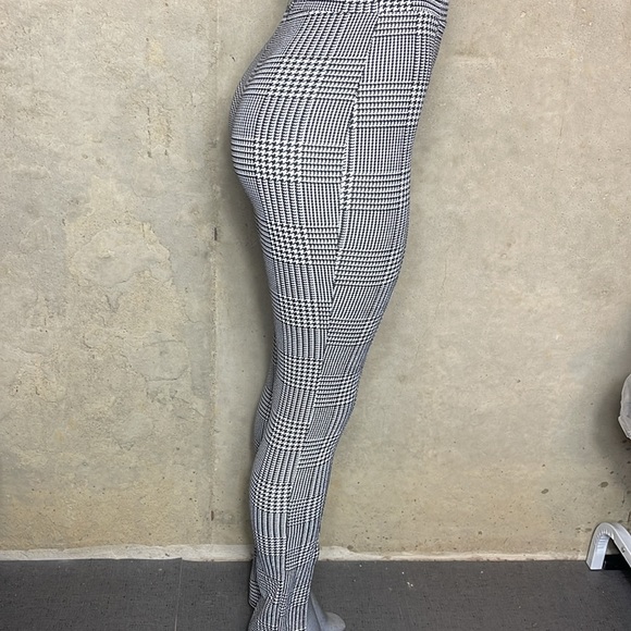 Boohoo pants - Picture 2 of 3